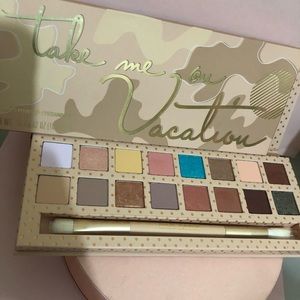 Kylie take me on vacation eyeshadow palette 🎉new